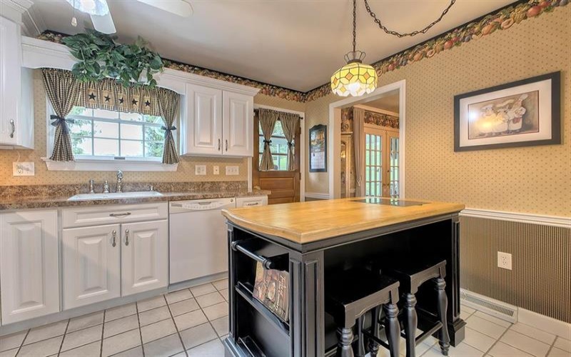 313 Patterson Lane, Rostraver Township, 15012, 3 Bedroom Bedrooms, 9 Room Rooms,1.1 BathroomBathrooms,Residential,For Sale,Patterson Lane,1773682