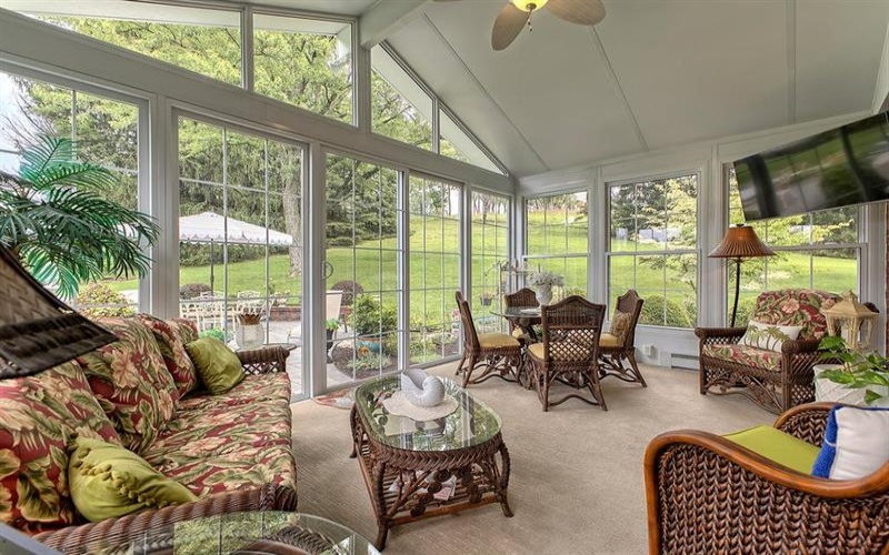313 Patterson Lane, Rostraver Township, 15012, 3 Bedroom Bedrooms, 9 Room Rooms,1.1 BathroomBathrooms,Residential,For Sale,Patterson Lane,1773682