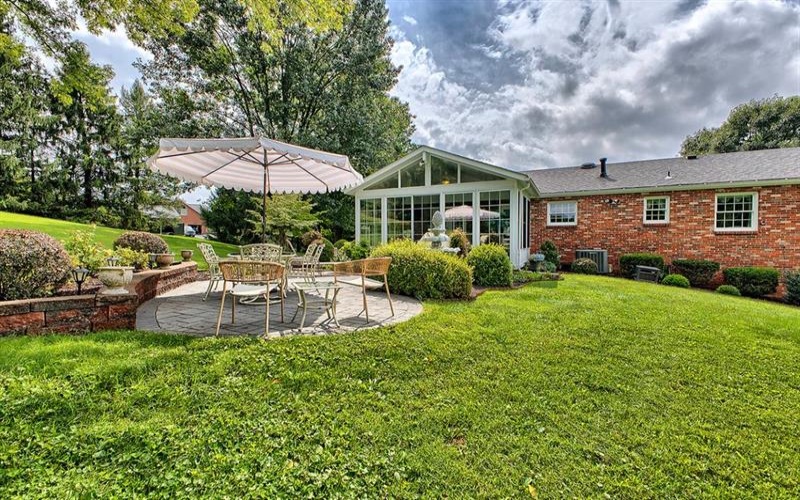 313 Patterson Lane, Rostraver Township, 15012, 3 Bedroom Bedrooms, 9 Room Rooms,1.1 BathroomBathrooms,Residential,For Sale,Patterson Lane,1773682
