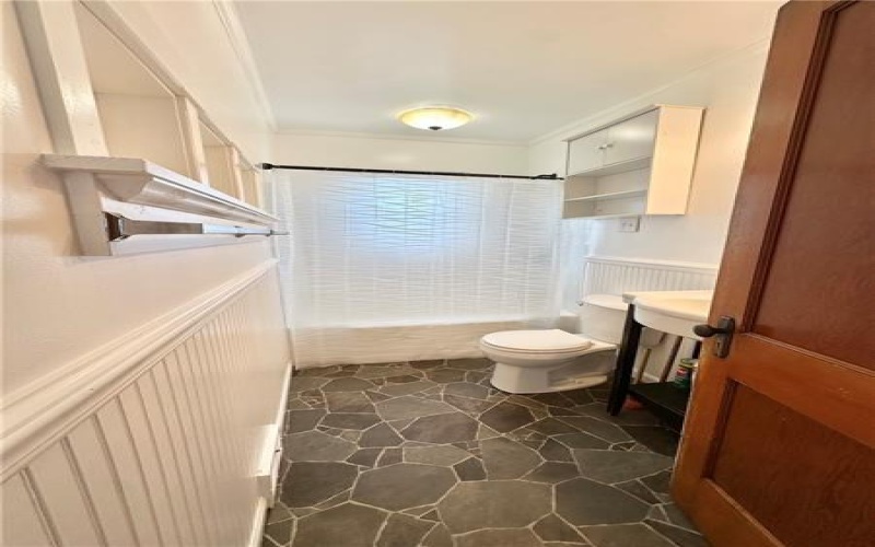 606 5th St, Youngwood, 15697, 4 Bedroom Bedrooms, 8 Room Rooms,1.1 BathroomBathrooms,Residential,For Sale,5th St,1773687