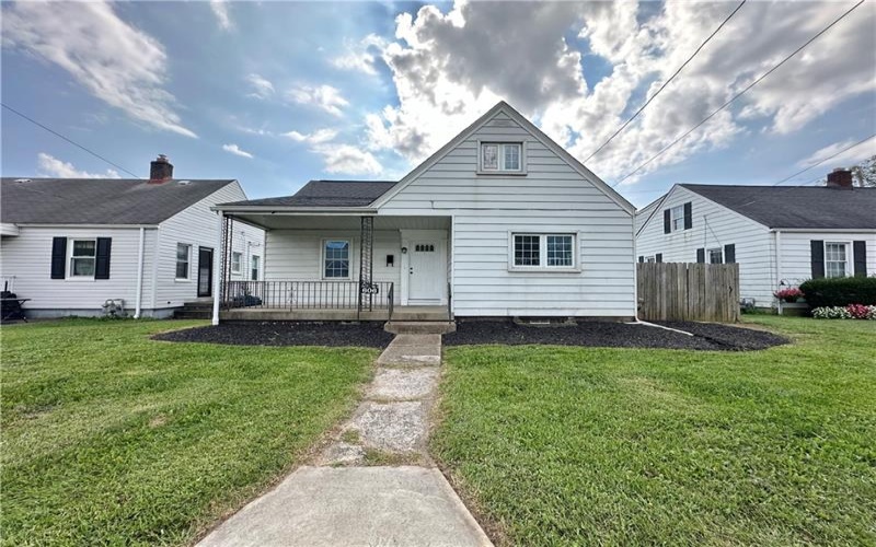606 5th St, Youngwood, 15697, 4 Bedroom Bedrooms, 8 Room Rooms,1.1 BathroomBathrooms,Residential,For Sale,5th St,1773687