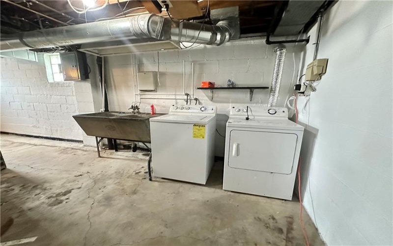 606 5th St, Youngwood, 15697, 4 Bedroom Bedrooms, 8 Room Rooms,1.1 BathroomBathrooms,Residential,For Sale,5th St,1773687