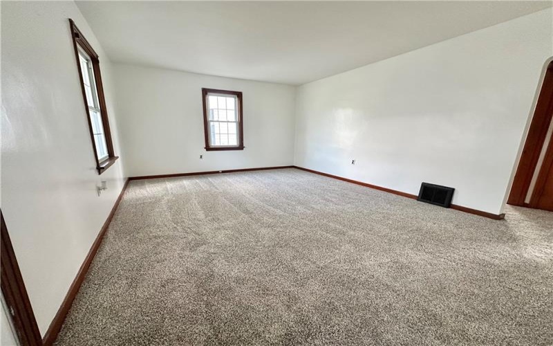 606 5th St, Youngwood, 15697, 4 Bedroom Bedrooms, 8 Room Rooms,1.1 BathroomBathrooms,Residential,For Sale,5th St,1773687