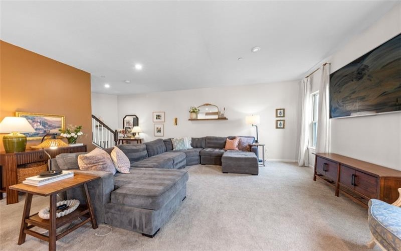 4001 Saint Andrews Ct, Jeannette, 15644, 3 Bedroom Bedrooms, 8 Room Rooms,2.1 BathroomBathrooms,Residential,For Sale,Saint Andrews Ct,1773700