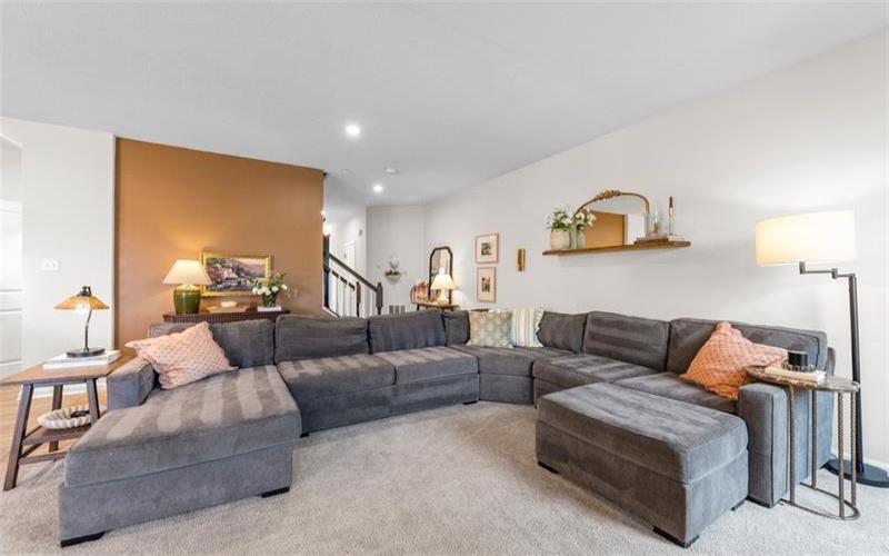 4001 Saint Andrews Ct, Jeannette, 15644, 3 Bedroom Bedrooms, 8 Room Rooms,2.1 BathroomBathrooms,Residential,For Sale,Saint Andrews Ct,1773700