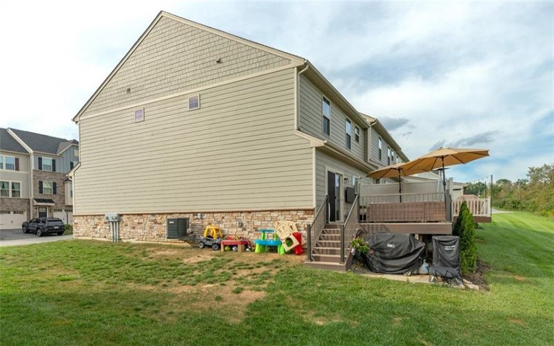 4001 Saint Andrews Ct, Jeannette, 15644, 3 Bedroom Bedrooms, 8 Room Rooms,2.1 BathroomBathrooms,Residential,For Sale,Saint Andrews Ct,1773700