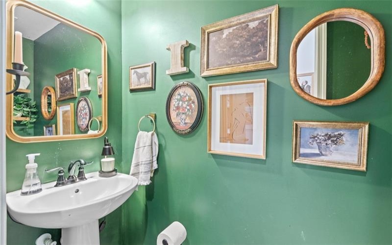 4001 Saint Andrews Ct, Jeannette, 15644, 3 Bedroom Bedrooms, 8 Room Rooms,2.1 BathroomBathrooms,Residential,For Sale,Saint Andrews Ct,1773700
