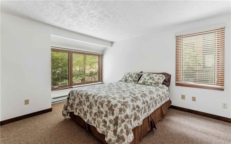 531-533 Laurel Pond, Farmington, 15437, 3 Bedroom Bedrooms, 7 Room Rooms,3 BathroomBathrooms,Residential,For Sale,Laurel Pond,1773748
