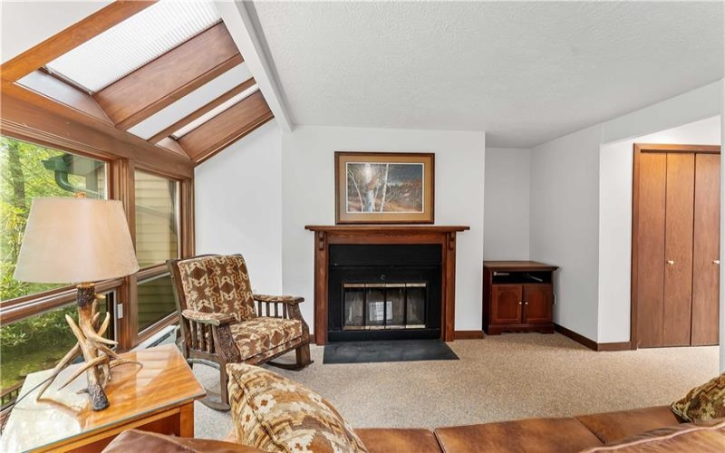 531-533 Laurel Pond, Farmington, 15437, 3 Bedroom Bedrooms, 7 Room Rooms,3 BathroomBathrooms,Residential,For Sale,Laurel Pond,1773748