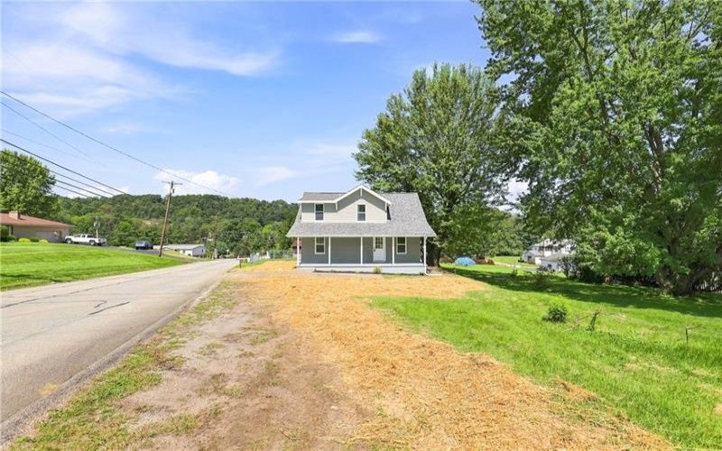 466 Old Route 51, Smock, 15480, 3 Bedroom Bedrooms, ,1.1 BathroomBathrooms,Residential,For Sale,Old Route 51,1773823