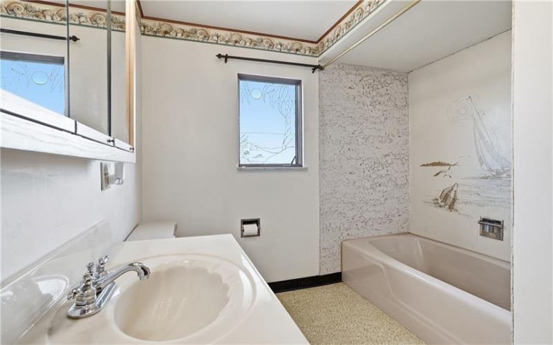 1210 Mount Pleasant Rd, West Newton, 15089, 5 Bedroom Bedrooms, 10 Room Rooms,1.1 BathroomBathrooms,Residential,For Sale,Mount Pleasant Rd,1773602