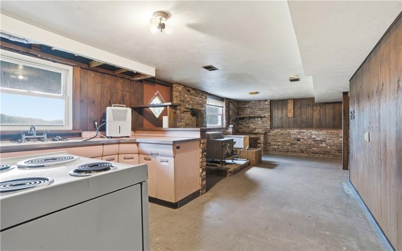 1210 Mount Pleasant Rd, West Newton, 15089, 5 Bedroom Bedrooms, 10 Room Rooms,1.1 BathroomBathrooms,Residential,For Sale,Mount Pleasant Rd,1773602