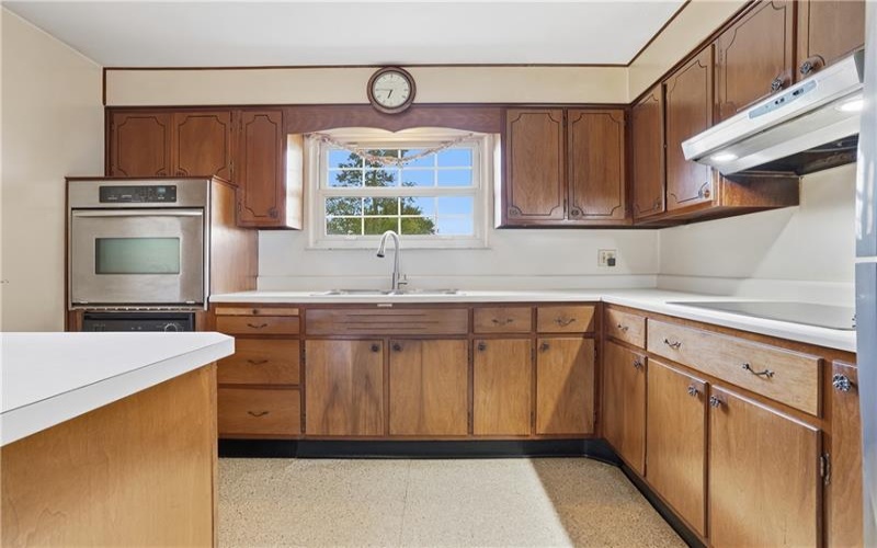 1210 Mount Pleasant Rd, West Newton, 15089, 5 Bedroom Bedrooms, 10 Room Rooms,1.1 BathroomBathrooms,Residential,For Sale,Mount Pleasant Rd,1773602