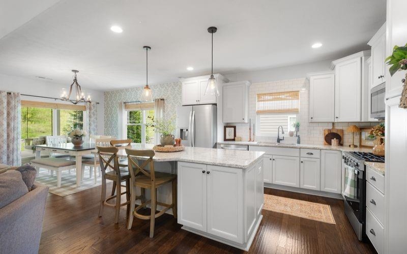 124 Summer Ln, Mc Donald, 15057, 3 Bedroom Bedrooms, 10 Room Rooms,2.1 BathroomBathrooms,Residential,For Sale,Summer Ln,1772873