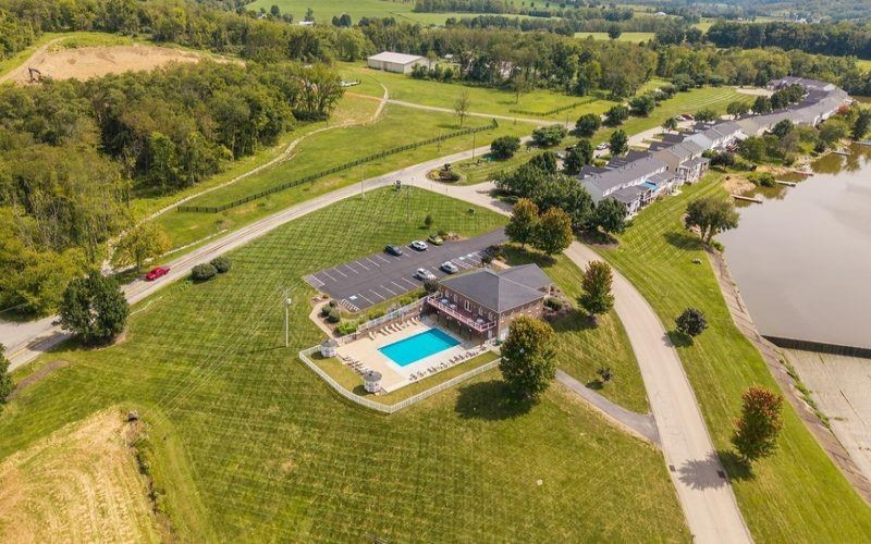 124 Summer Ln, Mc Donald, 15057, 3 Bedroom Bedrooms, 10 Room Rooms,2.1 BathroomBathrooms,Residential,For Sale,Summer Ln,1772873