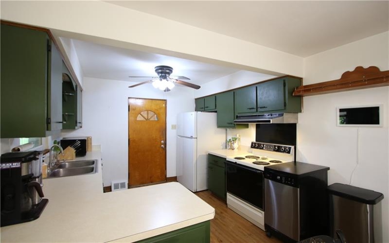 126 Third Ave, New Eagle, 15067, 2 Bedroom Bedrooms, 10 Room Rooms,2 BathroomBathrooms,Residential,For Sale,Third Ave,1773729