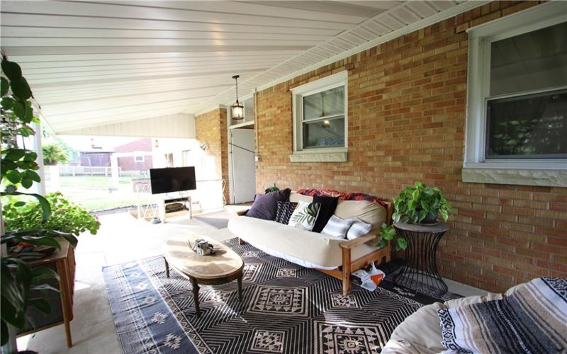 126 Third Ave, New Eagle, 15067, 2 Bedroom Bedrooms, 10 Room Rooms,2 BathroomBathrooms,Residential,For Sale,Third Ave,1773729