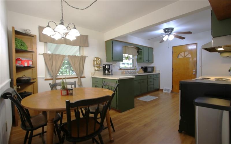 126 Third Ave, New Eagle, 15067, 2 Bedroom Bedrooms, 10 Room Rooms,2 BathroomBathrooms,Residential,For Sale,Third Ave,1773729