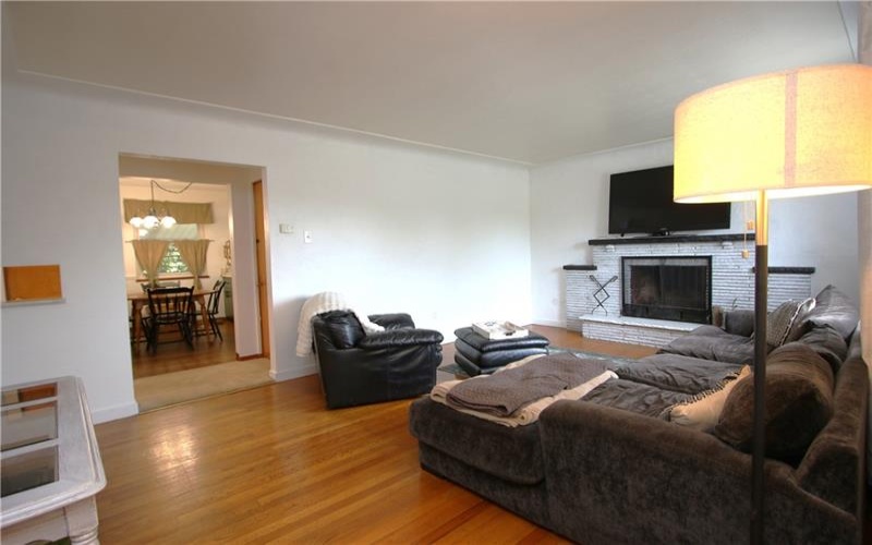126 Third Ave, New Eagle, 15067, 2 Bedroom Bedrooms, 10 Room Rooms,2 BathroomBathrooms,Residential,For Sale,Third Ave,1773729