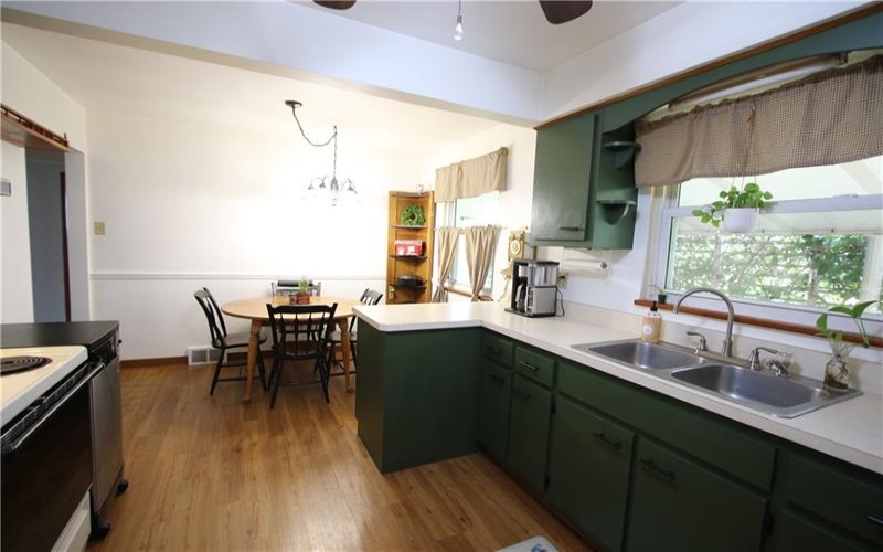 126 Third Ave, New Eagle, 15067, 2 Bedroom Bedrooms, 10 Room Rooms,2 BathroomBathrooms,Residential,For Sale,Third Ave,1773729