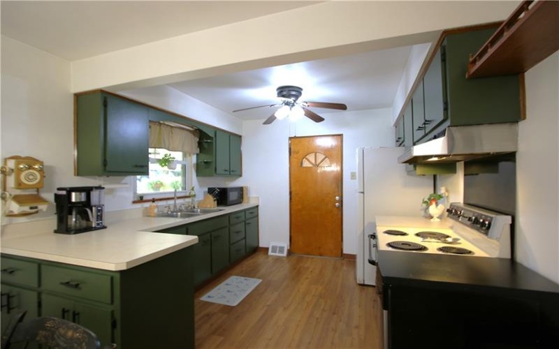 126 Third Ave, New Eagle, 15067, 2 Bedroom Bedrooms, 10 Room Rooms,2 BathroomBathrooms,Residential,For Sale,Third Ave,1773729
