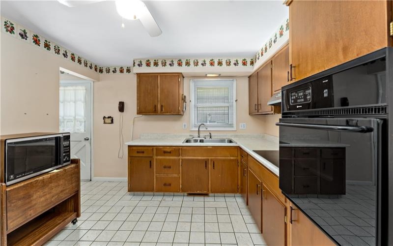 25 Barclay St, Greensburg, 15601, 3 Bedroom Bedrooms, 8 Room Rooms,2 BathroomBathrooms,Residential,For Sale,Barclay St,1773740