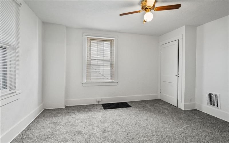 1909 Woodmont Avenue, New Kensington, 15068, 4 Bedroom Bedrooms, 10 Room Rooms,2 BathroomBathrooms,Residential,For Sale,Woodmont Avenue,1773766