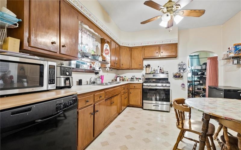 1909 Woodmont Avenue, New Kensington, 15068, 4 Bedroom Bedrooms, 10 Room Rooms,2 BathroomBathrooms,Residential,For Sale,Woodmont Avenue,1773766