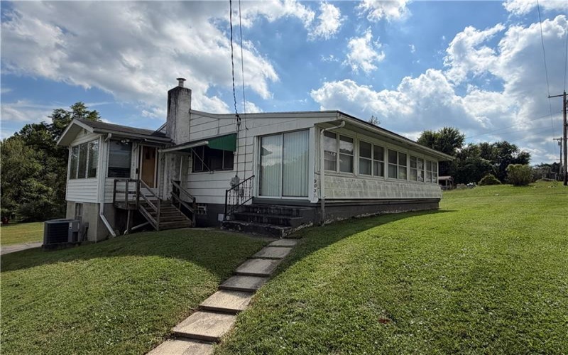 3031 Crawford Ave, Connellsville, 15425, 2 Bedroom Bedrooms, ,1 BathroomBathrooms,Residential,For Sale,Crawford Ave,1773778