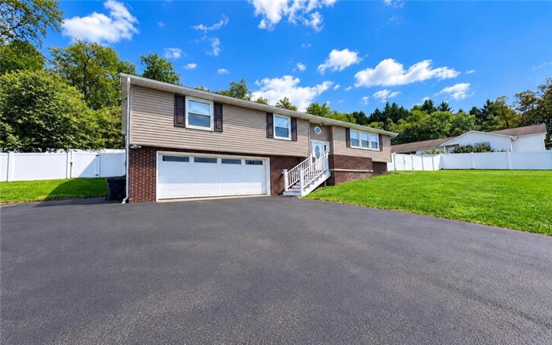 7449 National Pike, Uniontown, 15401, 3 Bedroom Bedrooms, 8 Room Rooms,3 BathroomBathrooms,Residential,For Sale,National Pike,1773830