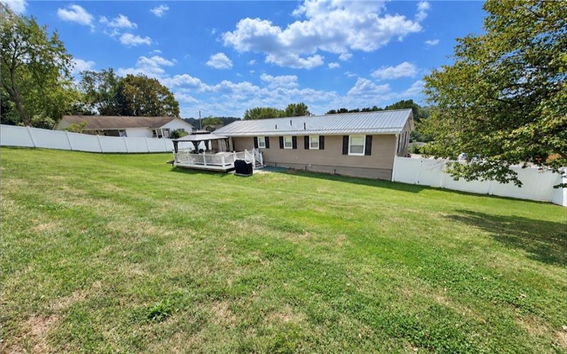 7449 National Pike, Uniontown, 15401, 3 Bedroom Bedrooms, 8 Room Rooms,3 BathroomBathrooms,Residential,For Sale,National Pike,1773830