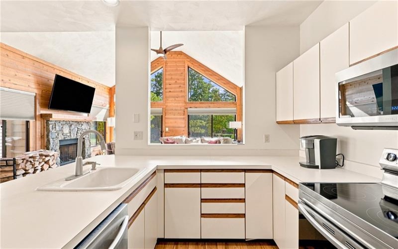 1727 Snowfield Run, Hidden Valley, 15502, 3 Bedroom Bedrooms, ,2 BathroomBathrooms,Residential,For Sale,Snowfield Run,1773898