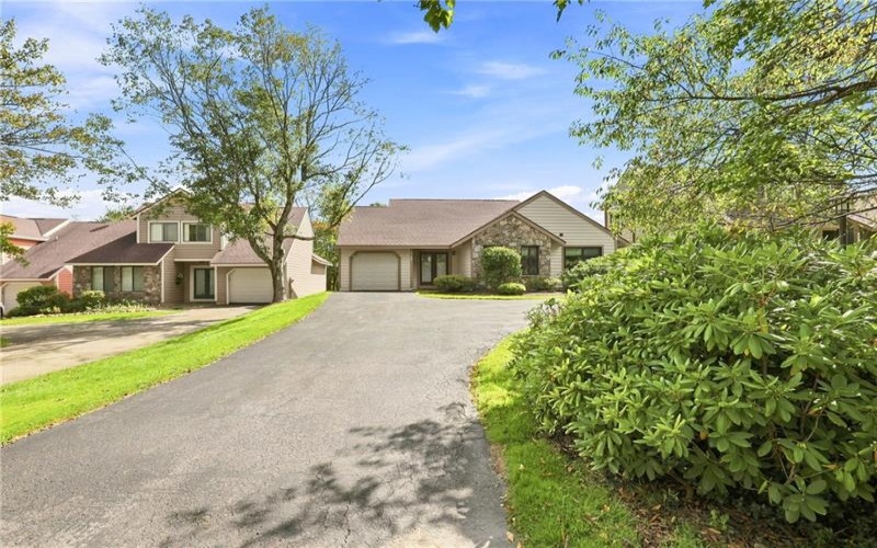 1727 Snowfield Run, Hidden Valley, 15502, 3 Bedroom Bedrooms, ,2 BathroomBathrooms,Residential,For Sale,Snowfield Run,1773898