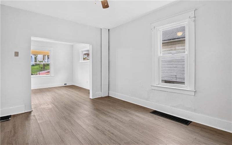565 Broad St, Washington, 15301, 3 Bedroom Bedrooms, 7 Room Rooms,2 BathroomBathrooms,Residential,For Sale,Broad St,1773942