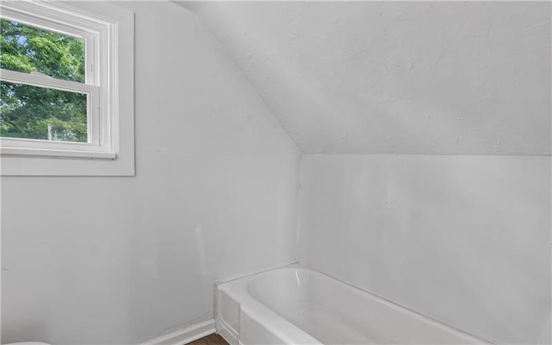565 Broad St, Washington, 15301, 3 Bedroom Bedrooms, 7 Room Rooms,2 BathroomBathrooms,Residential,For Sale,Broad St,1773942