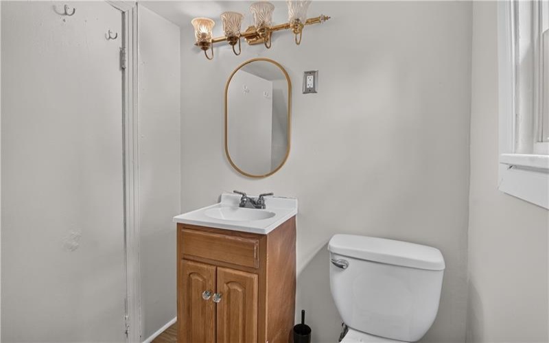 565 Broad St, Washington, 15301, 3 Bedroom Bedrooms, 7 Room Rooms,2 BathroomBathrooms,Residential,For Sale,Broad St,1773942