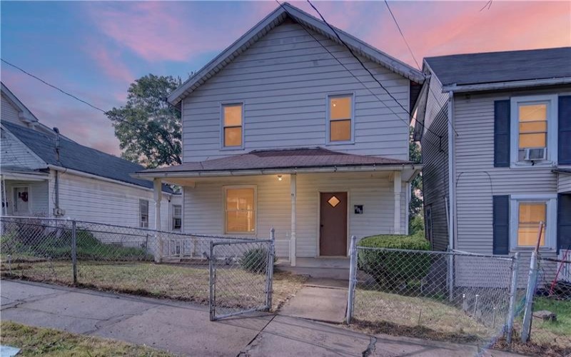 565 Broad St, Washington, 15301, 3 Bedroom Bedrooms, 7 Room Rooms,2 BathroomBathrooms,Residential,For Sale,Broad St,1773942