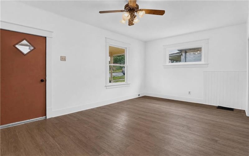 565 Broad St, Washington, 15301, 3 Bedroom Bedrooms, 7 Room Rooms,2 BathroomBathrooms,Residential,For Sale,Broad St,1773942