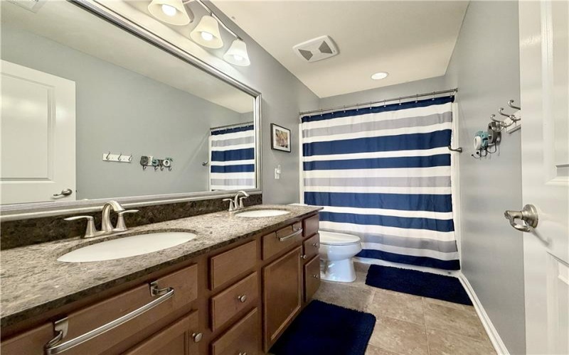 222 Overlook Drive, McMurray, 15317, 5 Bedroom Bedrooms, 13 Room Rooms,4 BathroomBathrooms,Residential,For Sale,Overlook Drive,1773960