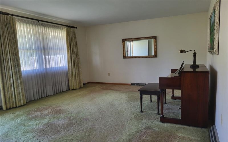 18 Joanne Dr, Latrobe, 15650, 3 Bedroom Bedrooms, 6 Room Rooms,1 BathroomBathrooms,Residential,For Sale,Joanne Dr,1773151