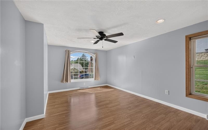 222 Cherry Ave, Houston, 15342, 3 Bedroom Bedrooms, 10 Room Rooms,2.1 BathroomBathrooms,Residential,For Sale,Cherry Ave,1773801