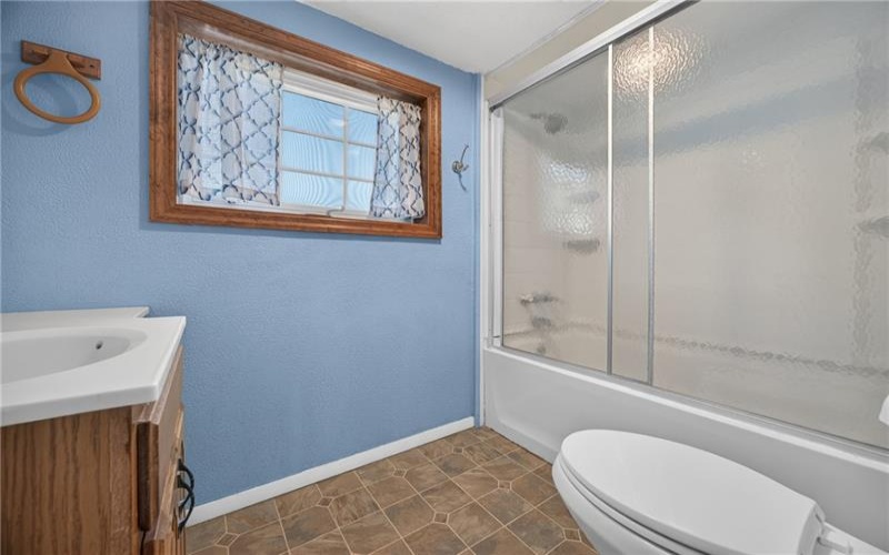222 Cherry Ave, Houston, 15342, 3 Bedroom Bedrooms, 10 Room Rooms,2.1 BathroomBathrooms,Residential,For Sale,Cherry Ave,1773801