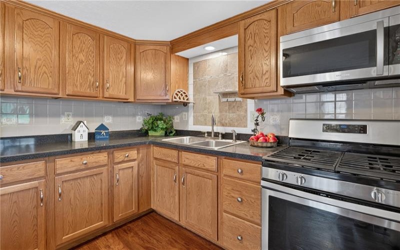 222 Cherry Ave, Houston, 15342, 3 Bedroom Bedrooms, 10 Room Rooms,2.1 BathroomBathrooms,Residential,For Sale,Cherry Ave,1773801