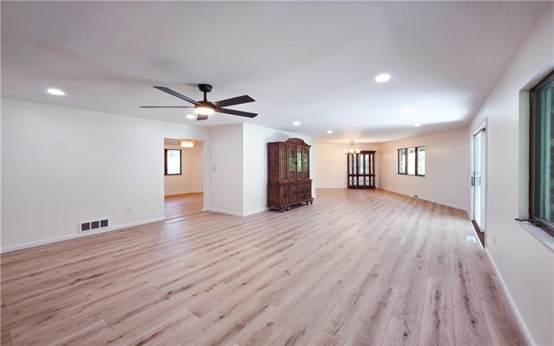 350 Country Club Rd, Washington, 15301, 4 Bedroom Bedrooms, 9 Room Rooms,3 BathroomBathrooms,Residential,For Sale,Country Club Rd,1774018