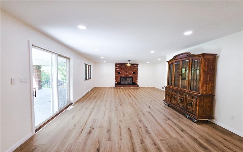 350 Country Club Rd, Washington, 15301, 4 Bedroom Bedrooms, 9 Room Rooms,3 BathroomBathrooms,Residential,For Sale,Country Club Rd,1774018