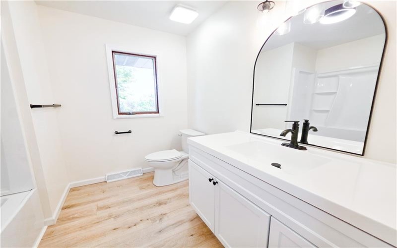 350 Country Club Rd, Washington, 15301, 4 Bedroom Bedrooms, 9 Room Rooms,3 BathroomBathrooms,Residential,For Sale,Country Club Rd,1774018