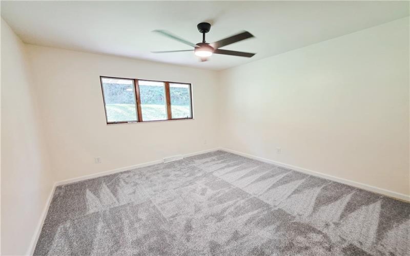 350 Country Club Rd, Washington, 15301, 4 Bedroom Bedrooms, 9 Room Rooms,3 BathroomBathrooms,Residential,For Sale,Country Club Rd,1774018