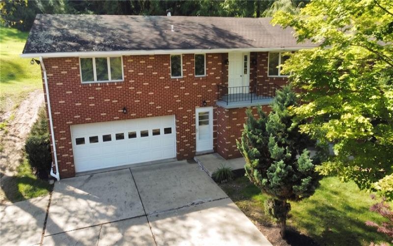 350 Country Club Rd, Washington, 15301, 4 Bedroom Bedrooms, 9 Room Rooms,3 BathroomBathrooms,Residential,For Sale,Country Club Rd,1774018