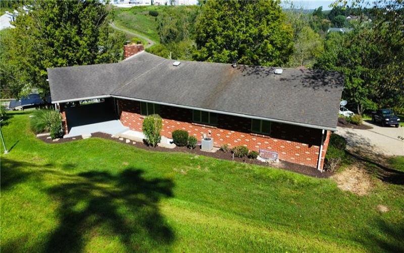 350 Country Club Rd, Washington, 15301, 4 Bedroom Bedrooms, 9 Room Rooms,3 BathroomBathrooms,Residential,For Sale,Country Club Rd,1774018