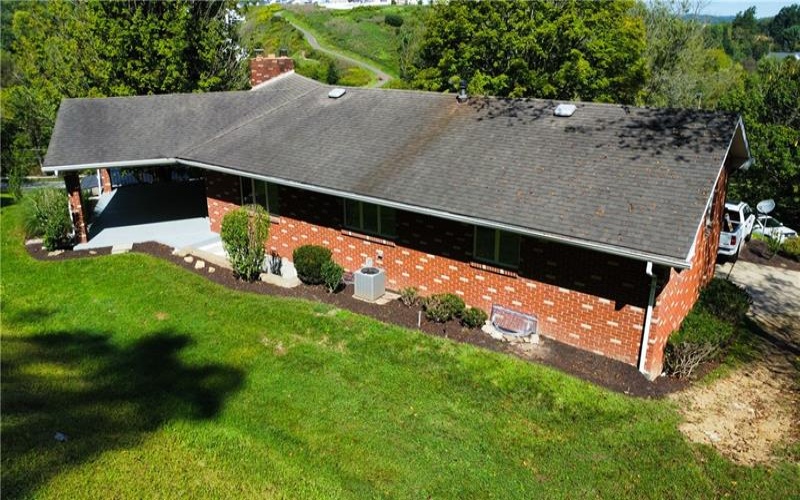 350 Country Club Rd, Washington, 15301, 4 Bedroom Bedrooms, 9 Room Rooms,3 BathroomBathrooms,Residential,For Sale,Country Club Rd,1774018